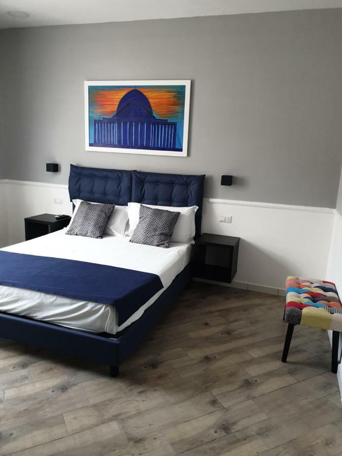 Dimorra Boutique Rooms เนเปิลส์ ภายนอก รูปภาพ