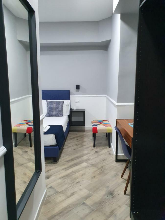 Dimorra Boutique Rooms เนเปิลส์ ภายนอก รูปภาพ