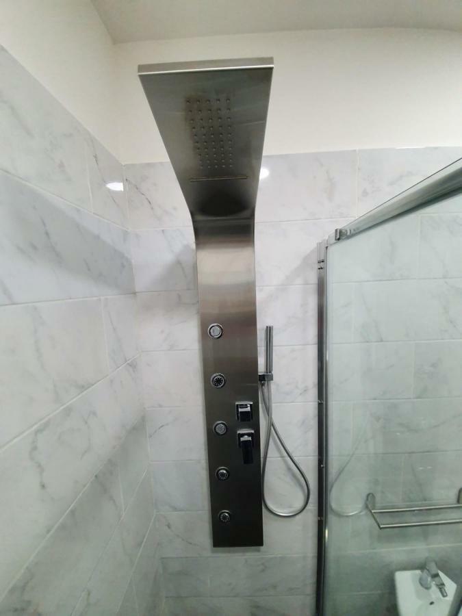 Dimorra Boutique Rooms เนเปิลส์ ภายนอก รูปภาพ