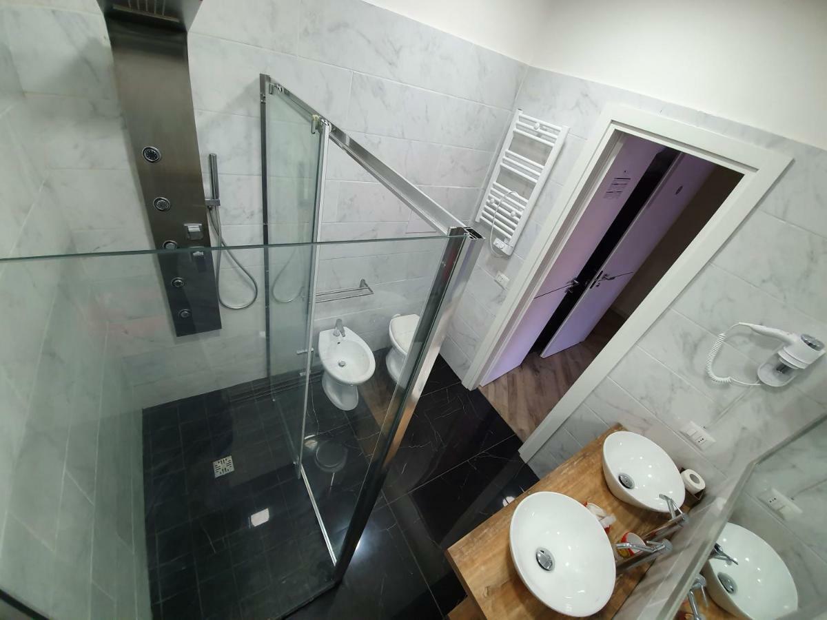 Dimorra Boutique Rooms เนเปิลส์ ภายนอก รูปภาพ