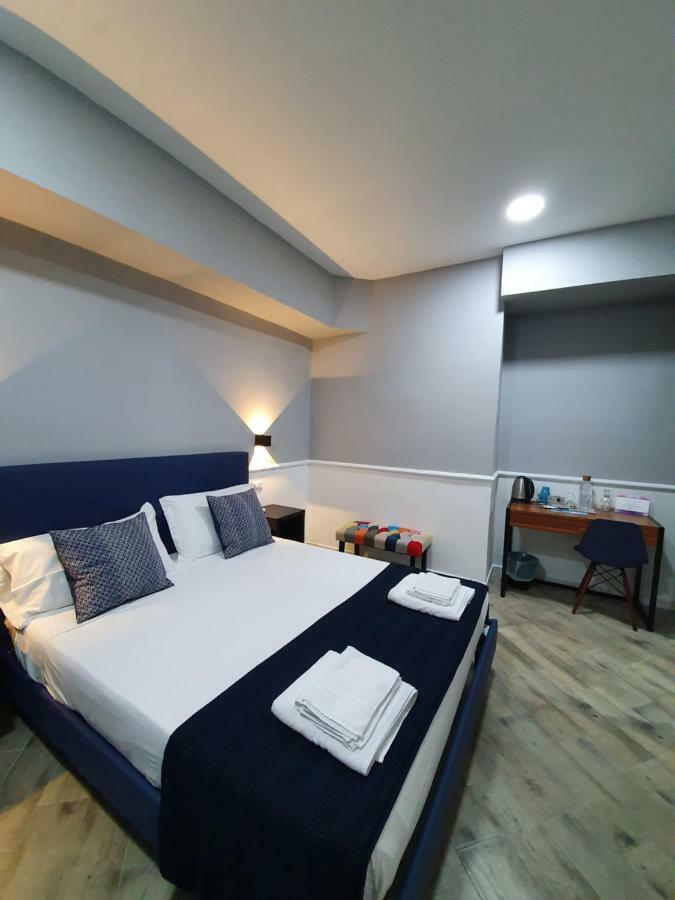 Dimorra Boutique Rooms เนเปิลส์ ภายนอก รูปภาพ