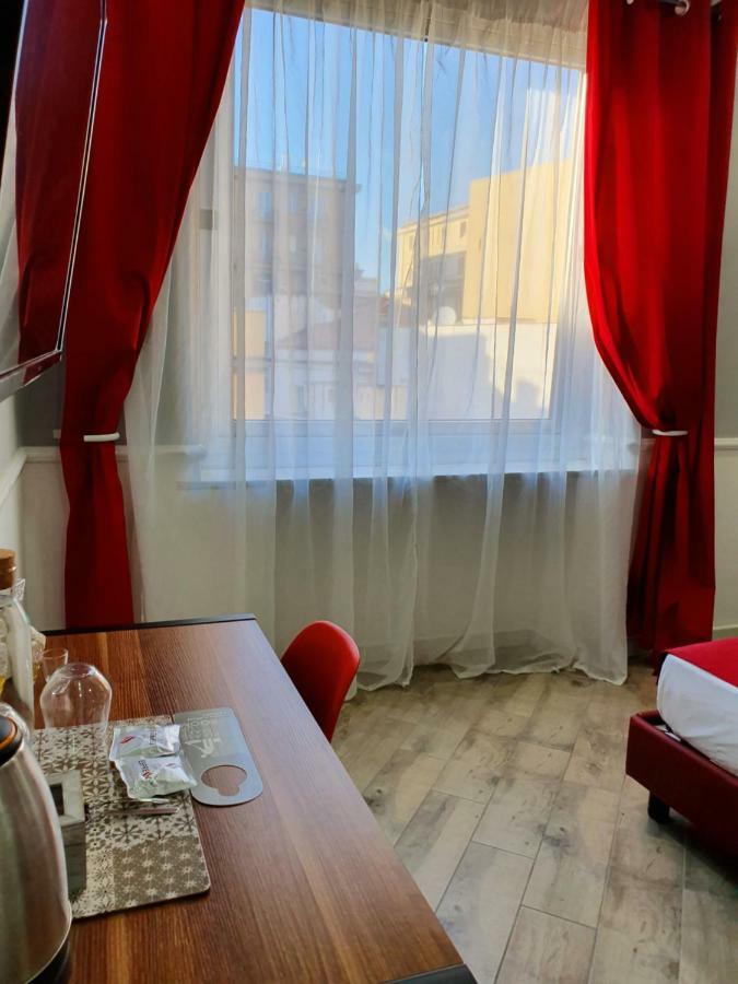 Dimorra Boutique Rooms เนเปิลส์ ภายนอก รูปภาพ