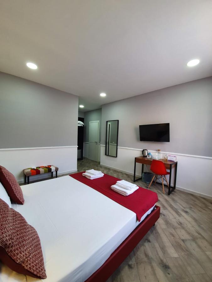 Dimorra Boutique Rooms เนเปิลส์ ภายนอก รูปภาพ