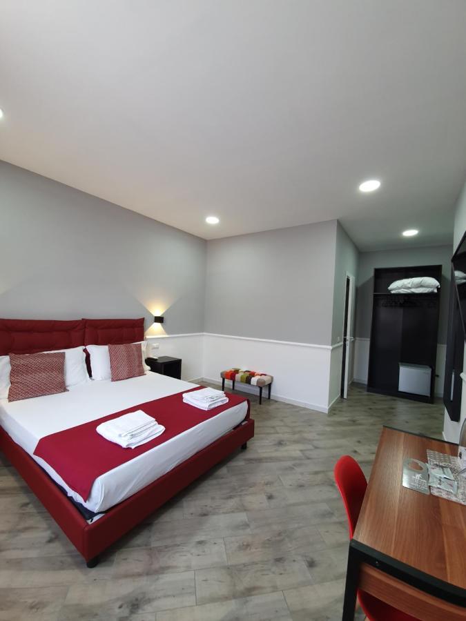 Dimorra Boutique Rooms เนเปิลส์ ภายนอก รูปภาพ